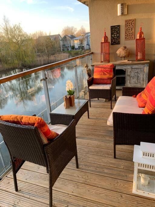 Blueberry Cottage - Lower Mill Estate Somerford Keynes Εξωτερικό φωτογραφία