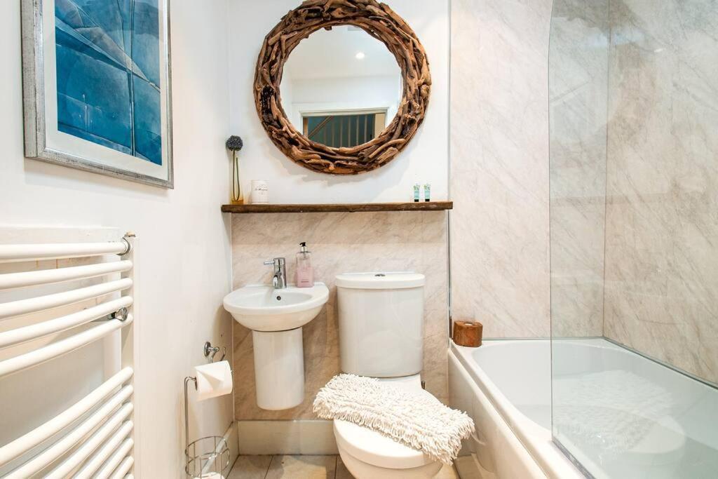 Blueberry Cottage - Lower Mill Estate Somerford Keynes Εξωτερικό φωτογραφία