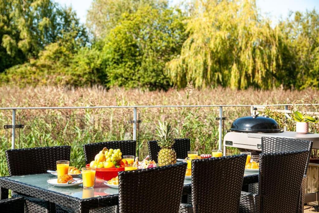 Blueberry Cottage - Lower Mill Estate Somerford Keynes Εξωτερικό φωτογραφία