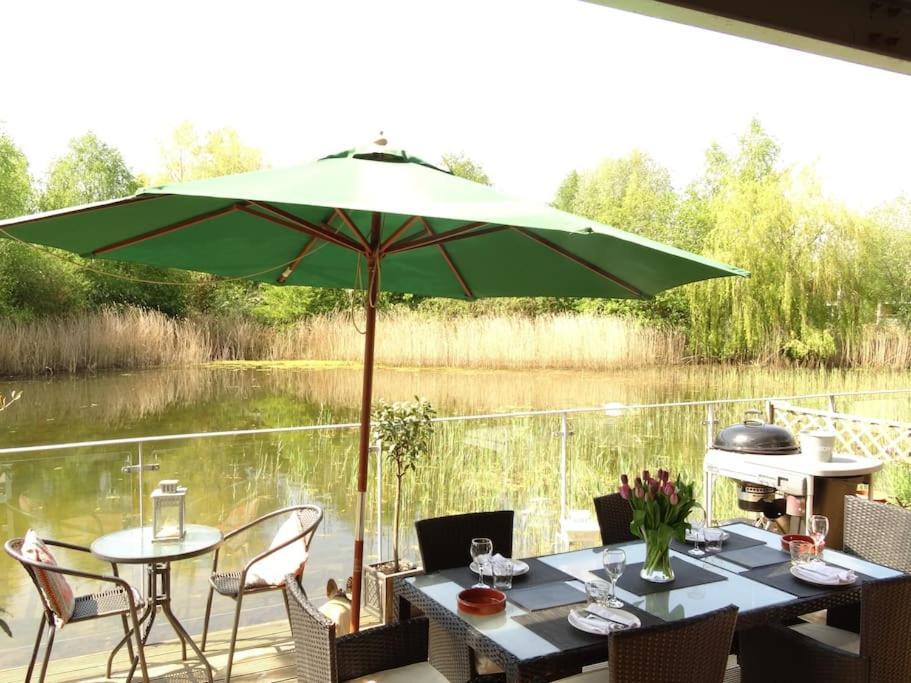 Blueberry Cottage - Lower Mill Estate Somerford Keynes Εξωτερικό φωτογραφία
